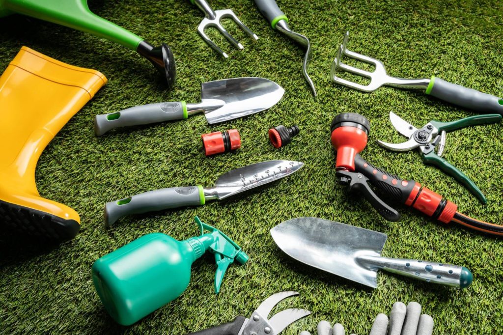 Dit tuingereedschap is onmisbaar bij een gazon